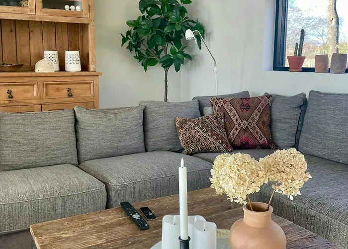 Family With Sea View On * Gard