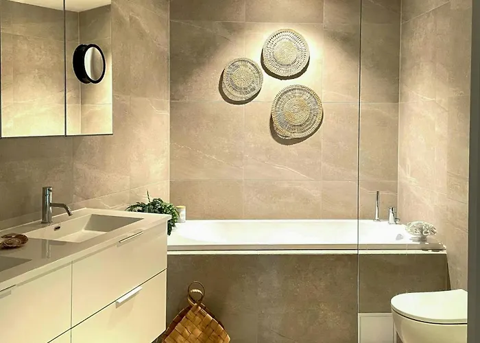 Family With Sea View On Talgje Gard